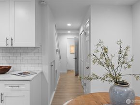 17517 NE 38th Court, Redmond WA 98052