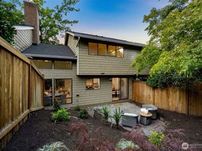 17517 NE 38th Court, Redmond WA 98052