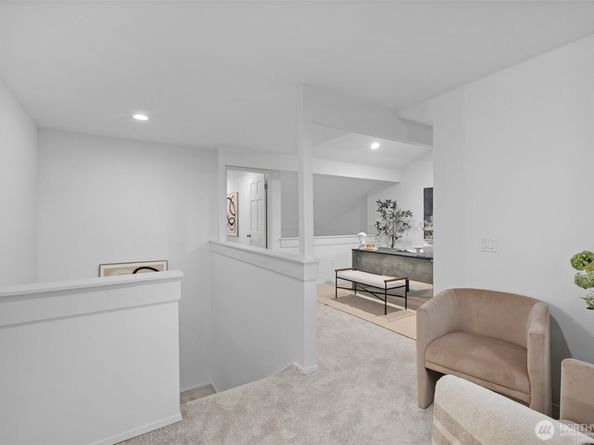 17517 NE 38th Court, Redmond WA 98052