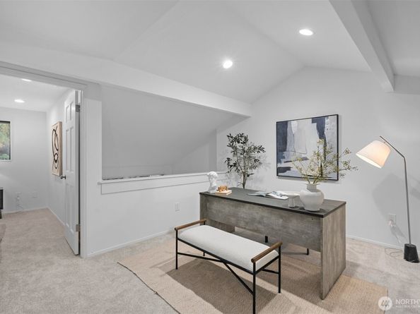 17517 NE 38th Court, Redmond WA 98052
