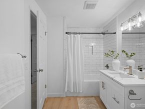 17517 NE 38th Court, Redmond WA 98052