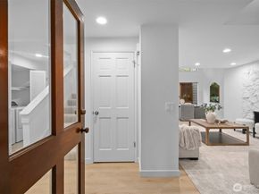 17517 NE 38th Court, Redmond WA 98052