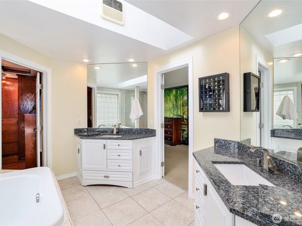 1216 SW 331st Street, Federal Way WA 98023