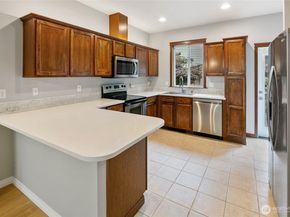 2923 Belmonte Lane, Everett WA 98201