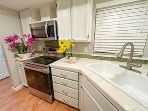 18528 20th Drive SE, Bothell WA 98012