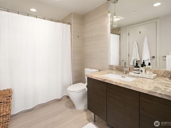 588 Bell Street 1804S, Seattle WA 98121