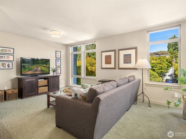 7511 3rd Avenue NW, Seattle WA 98117