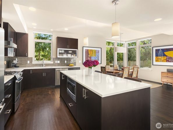 7511 3rd Avenue NW, Seattle WA 98117