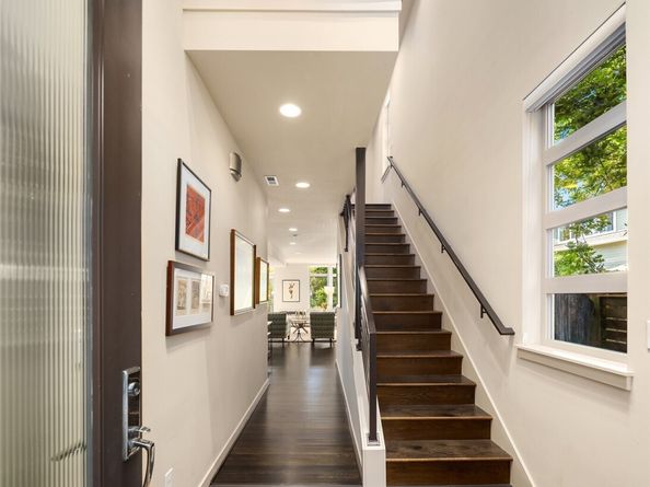 7511 3rd Avenue NW, Seattle WA 98117