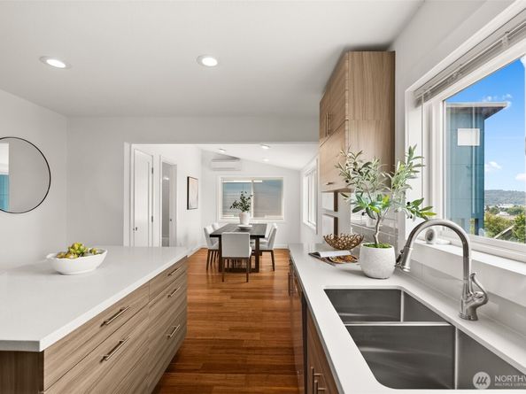 5903 19th Avenue S, Seattle WA 98108