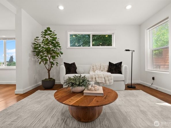 5903 19th Avenue S, Seattle WA 98108