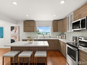 5903 19th Avenue S, Seattle WA 98108