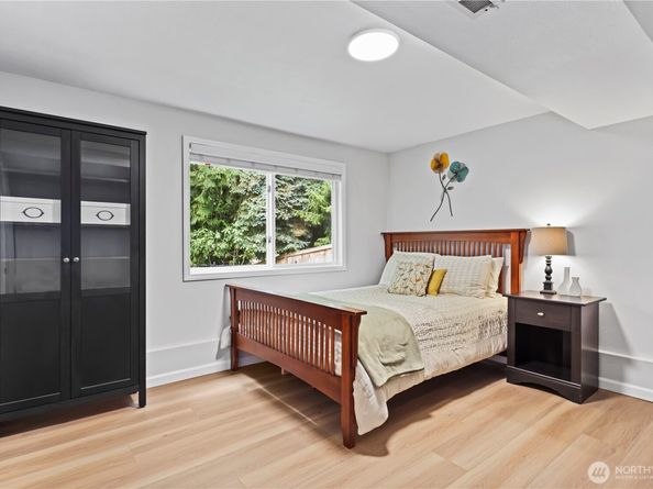 10417 165th Place NE, Redmond WA 98052