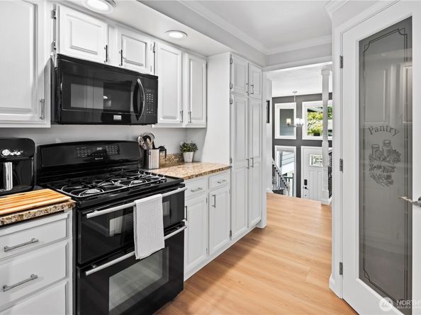 10417 165th Place NE, Redmond WA 98052