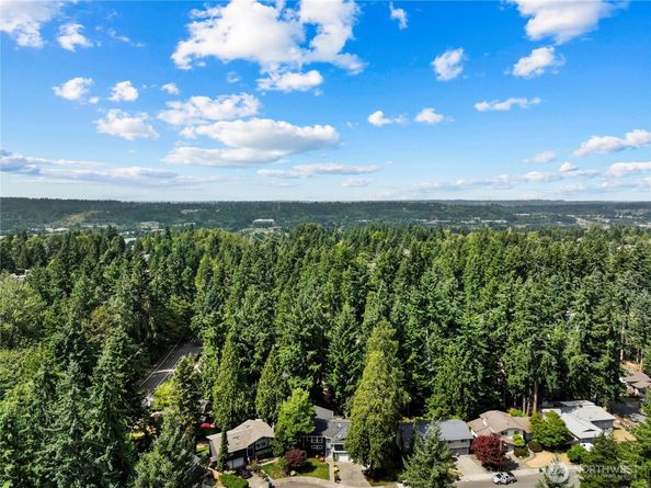 10417 165th Place NE, Redmond WA 98052