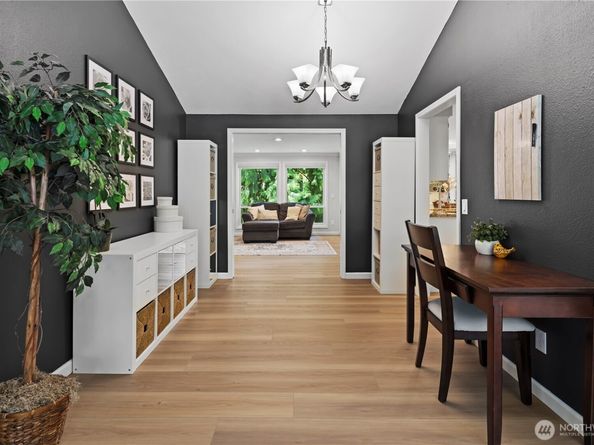 10417 165th Place NE, Redmond WA 98052