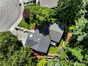 10417 165th Place NE, Redmond WA 98052