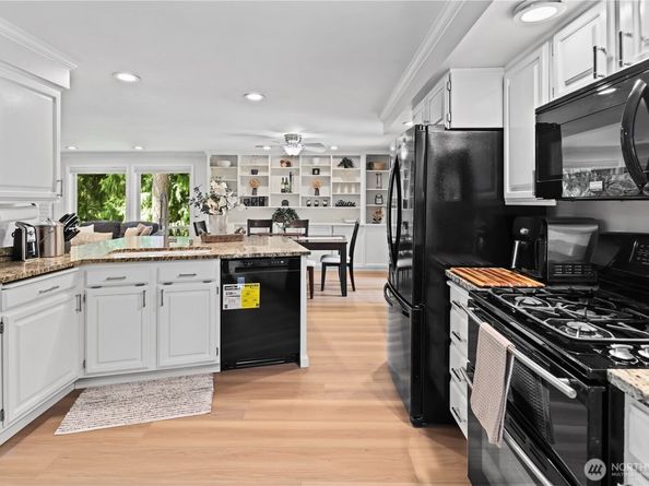 10417 165th Place NE, Redmond WA 98052