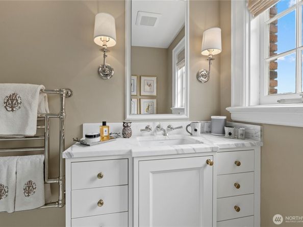 100 W Highland Drive 303, Seattle WA 98119