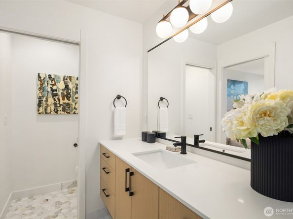 2335 16th Avenue S A, Seattle WA 98144