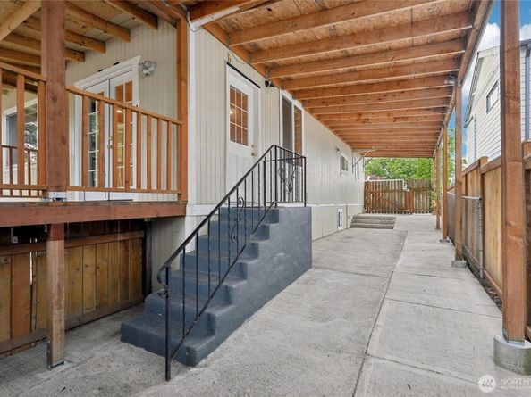 8649 18th Avenue SW, Seattle WA 98106