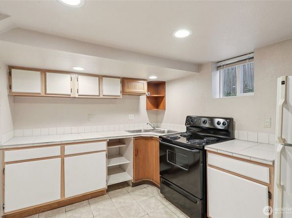 8649 18th Avenue SW, Seattle WA 98106