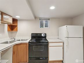 8649 18th Avenue SW, Seattle WA 98106