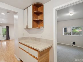 8649 18th Avenue SW, Seattle WA 98106