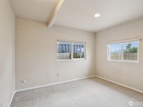 8649 18th Avenue SW, Seattle WA 98106