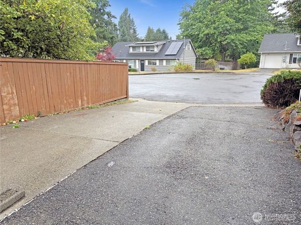 16312 127th Place SE, Renton WA 98058