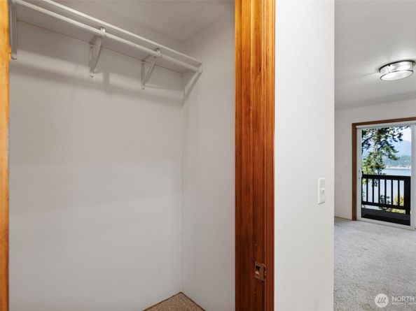 6698 Crimson Sky Loop, Seabeck WA 98380