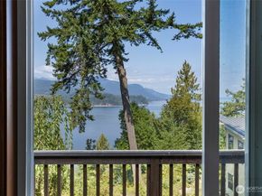 6698 Crimson Sky Loop, Seabeck WA 98380