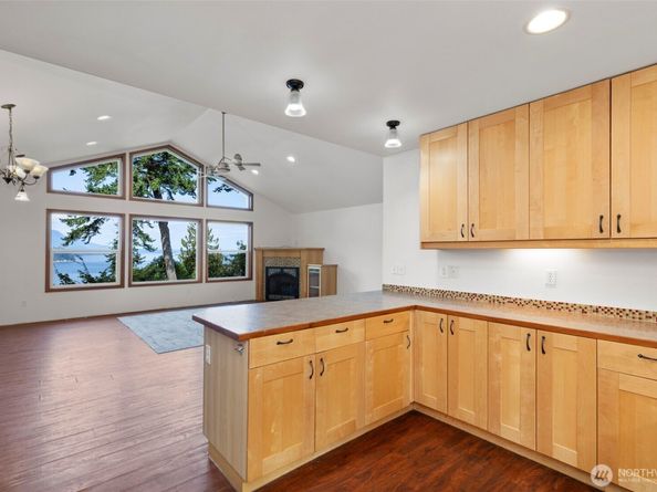 6698 Crimson Sky Loop, Seabeck WA 98380