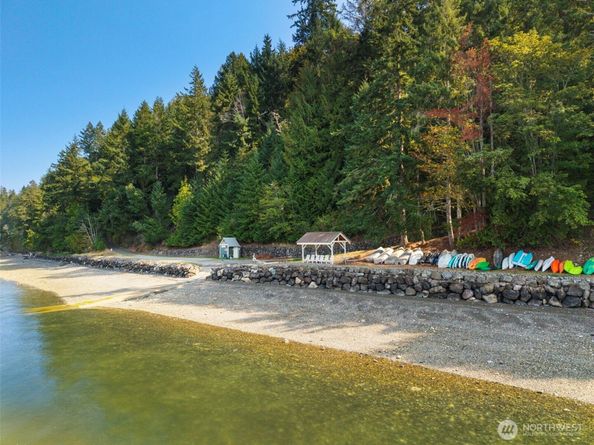 6698 Crimson Sky Loop, Seabeck WA 98380