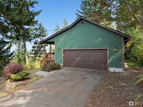 6698 Crimson Sky Loop, Seabeck WA 98380