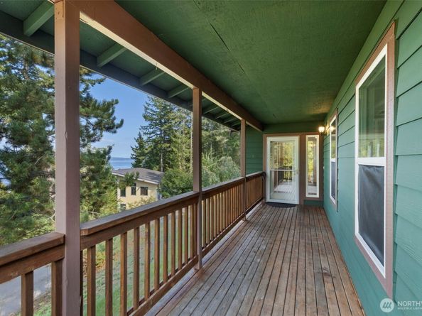 6698 Crimson Sky Loop, Seabeck WA 98380