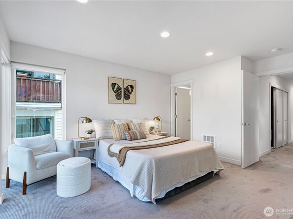 8853 Stone Avenue N, Seattle WA 98103