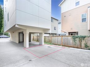 8853 Stone Avenue N, Seattle WA 98103