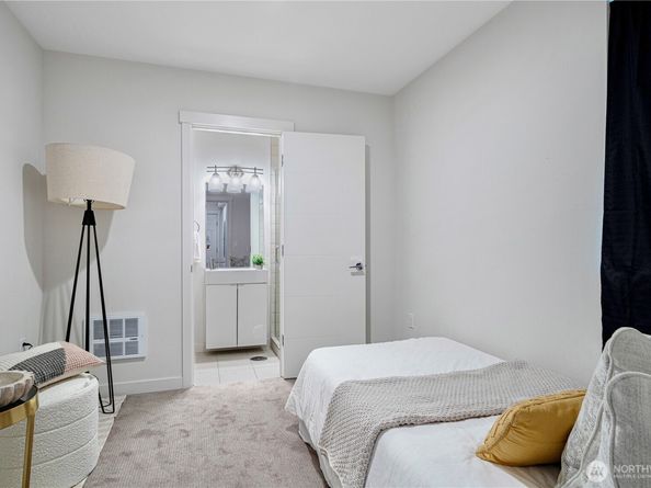 8853 Stone Avenue N, Seattle WA 98103