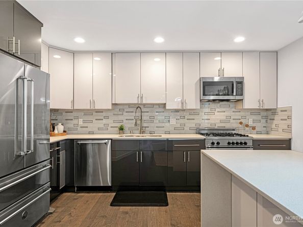 8853 Stone Avenue N, Seattle WA 98103