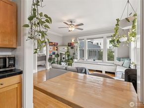 905 NE 43rd Street 311, Seattle WA 98105