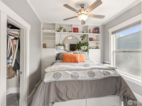 905 NE 43rd Street 311, Seattle WA 98105
