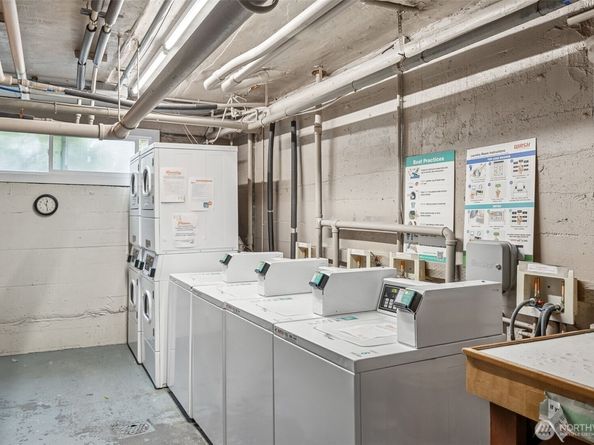 905 NE 43rd Street 311, Seattle WA 98105