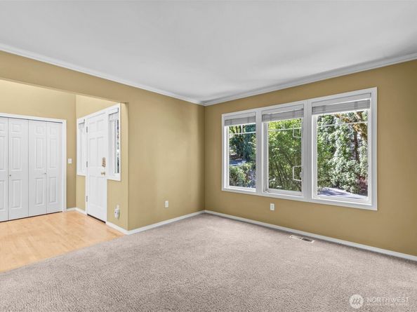 3136 NE 170th Avenue, Bellevue WA 98008