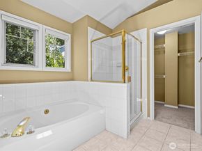 3136 NE 170th Avenue, Bellevue WA 98008
