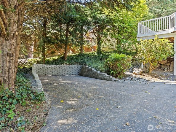 3136 NE 170th Avenue, Bellevue WA 98008