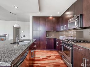 900 Lenora Street W807, Seattle WA 98121