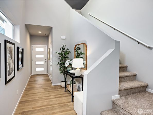 168 NE Shadowhawk Lane, Bremerton WA 98311