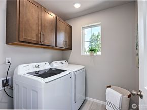 168 NE Shadowhawk Lane, Bremerton WA 98311