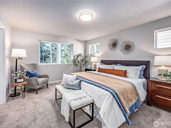 168 NE Shadowhawk Lane, Bremerton WA 98311